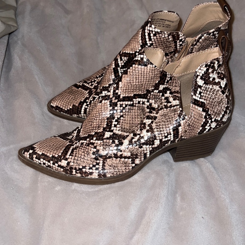 Leopard boots really good